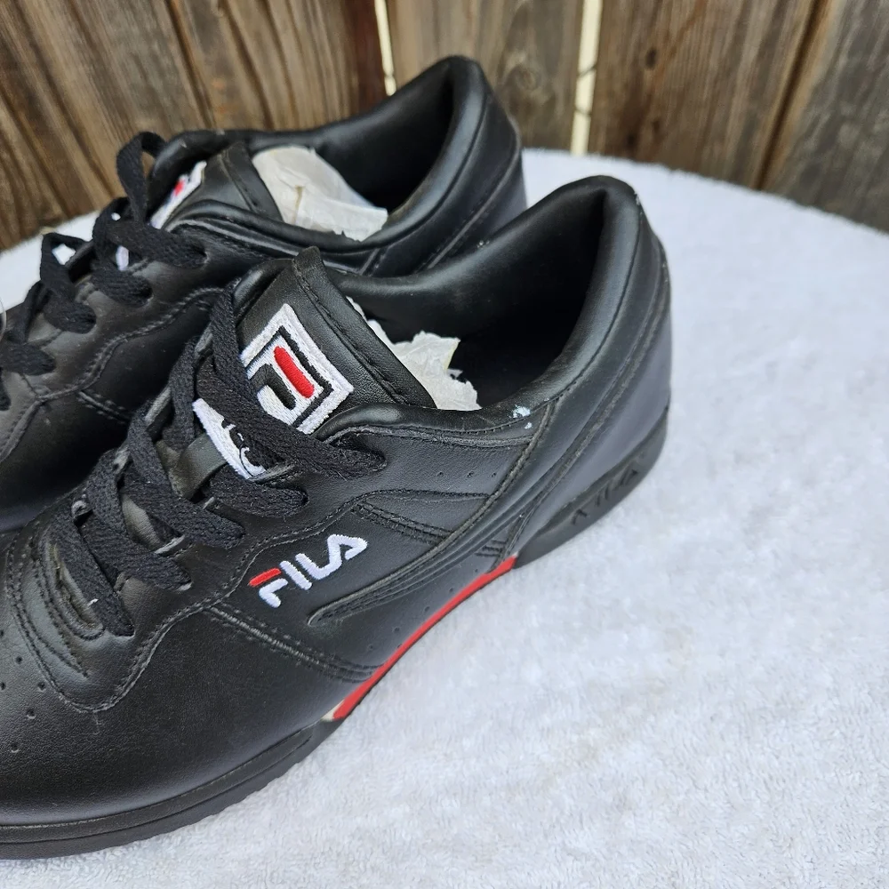 Fila Big Kids  Black and Red Sneakers  Size 5 - Picture 11 of 16